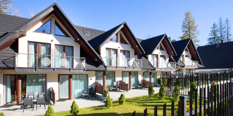 Odpočinek v srdci Zakopaného: apartmány s venkovní vířivkou, blízko turistických stezek