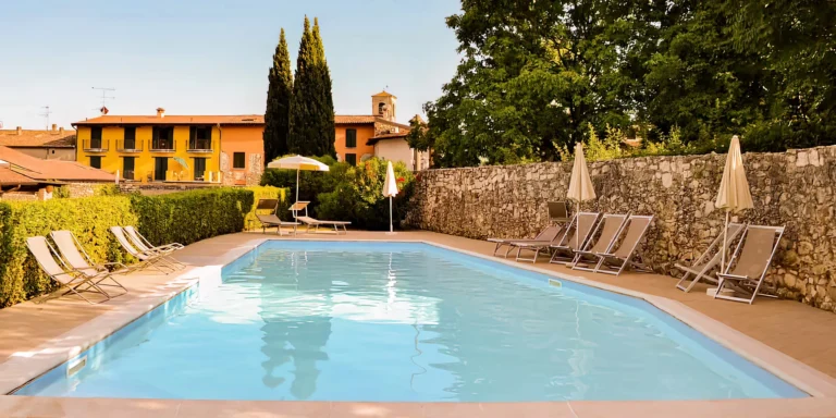 Hotel s bazénem, wellness a polopenzí u Lago di Garda jen 150 m od vyhlášené pláže La Romantica