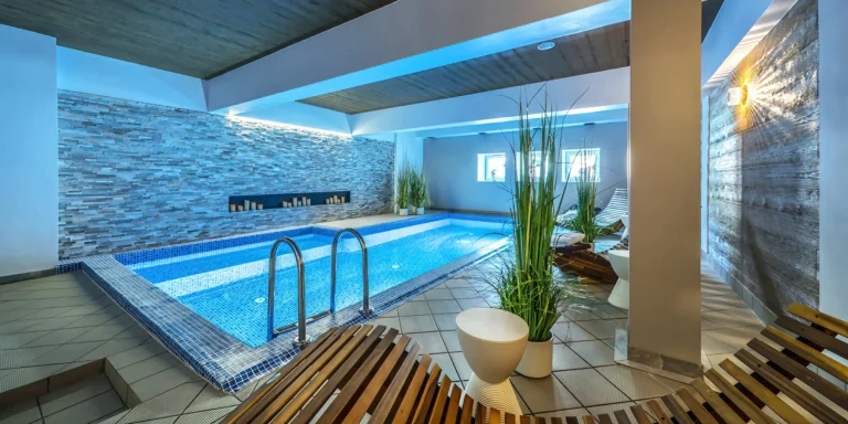 Dovolená u Baltu: adult only hotel v Kolobřehu, snídaně, wellness i bazén neomezeně