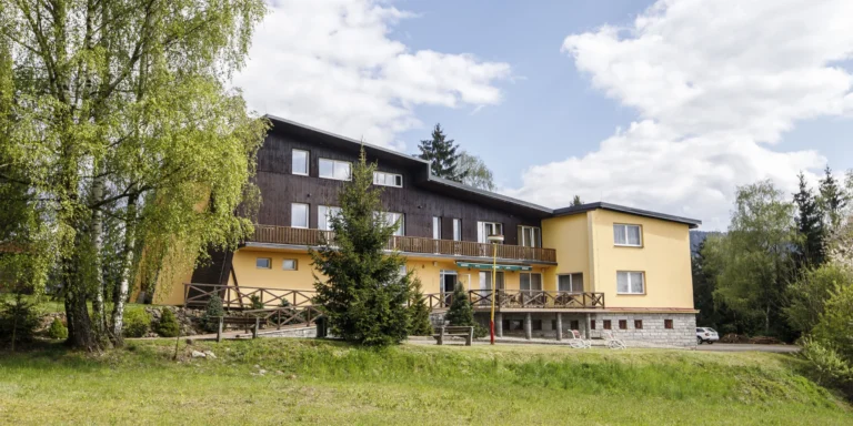 Horský pobyt v Beskydech: snídaně, neomezeně vnitřní bazén i sauna