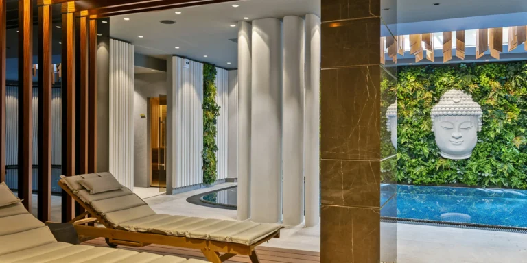 Snový pobyt v Karlových Varech: 4* hotel se snídaní, nádherným wellness i masáží