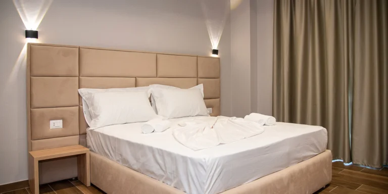Hotel v Albánii se soukromou pláží: snídaně, polopenze či plná penze