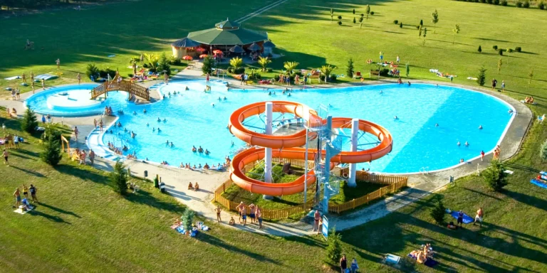 Relax v Maďarsku: 4* hotel s polopenzí, termální lázně, wellness, animace pro děti