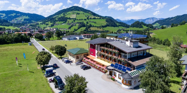 Dovolená v Rakousku: hotel v horách u svahu, polopenze, wellness