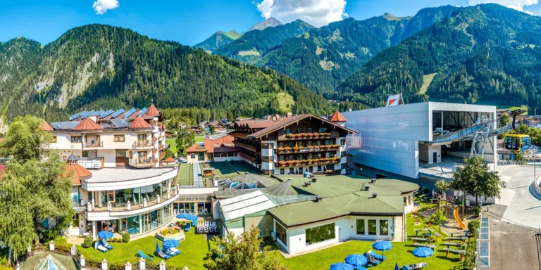Dovolená v Zillertalu: hotel u lanovky s polopenzí a wellness, karta výhod