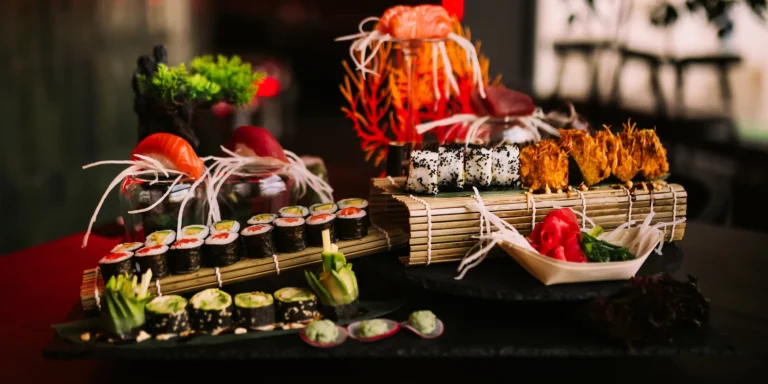 Pestrý sushi pro dvaSet 34 ks sushi a vstup do Maison Club & Lounge pro 2 osoby