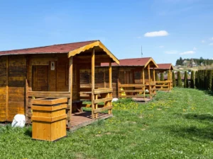 Sruby a domky v Šiklandu: pobyt včetně programu v největším zábavním areálu v ČR