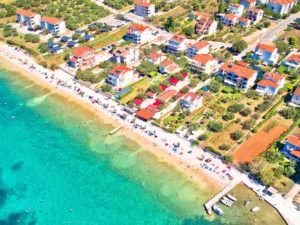 Jednodenní výlet k moři: doprava autobusem a celý den v chorvatském letovisku Biograd na Moru