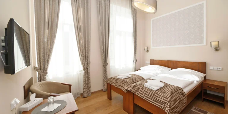 Relaxační pobyt v Karlových Varech: snídaně a vstup do bazénů a saun v hotelu Thermal