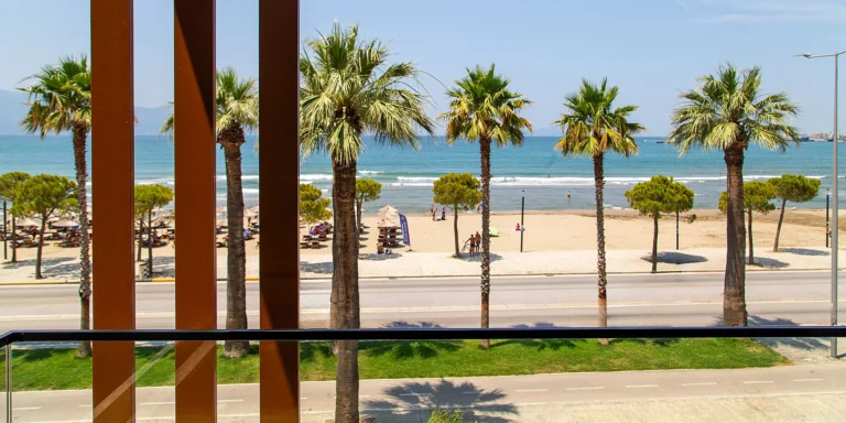 Albánské Vlorë: moderní butikový hotel přímo u moře, snídaně, pobyt až pro 3 osoby