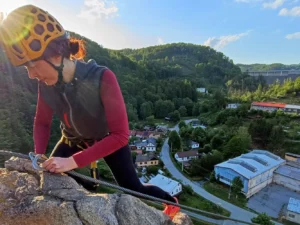 Výprava na ferratu Vír s průvodcem pro děti i dospělé: skupinová či individuální