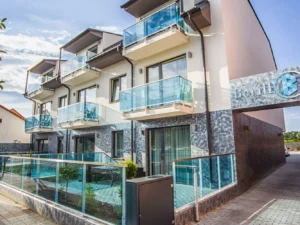 Pobyt v maďarském Sárváru: moderní apartmány se snídaní a možností vstupu do lázní