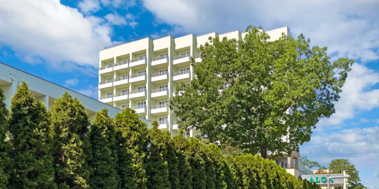 Dovolená u Baltu: hotel 400 m od pláže, strava, wellness i animační program