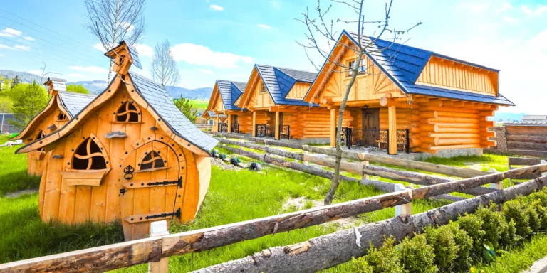 Wellness pobyt ve stylových chatkách na Oravě až pro 6 osob