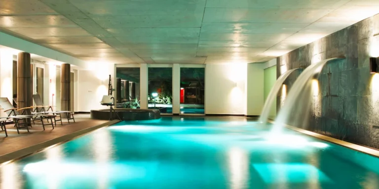 Pobyt pro požitkáře u Balatonu: ochutnávka vína, designové ubytování i neomezený wellness