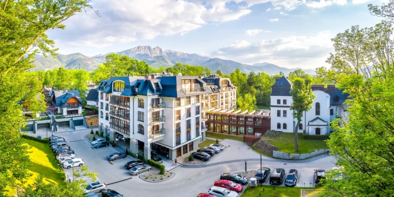 Pobyt v 5* hotelu oceněném Michelinským průvodcem: snídaně a neomezeným wellness