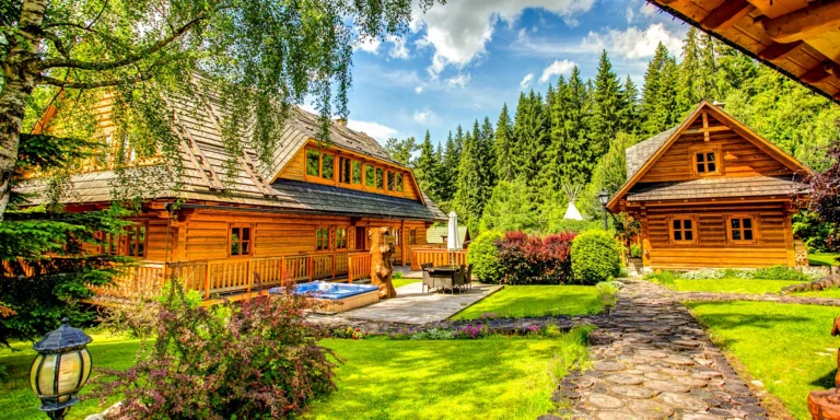 Wellness pobyt v Tatrách: apartmány a chatky s polopenzí, vstup do největšího wellness na Slovensku