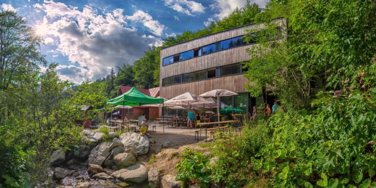Pobyt na chatě se snídaní, burgerem a možností wellness v Nízkých Tatrách