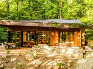 Luxusní chalet uprostřed lesa nedaleko Ostřihomi, polopenze i soukromý wellness