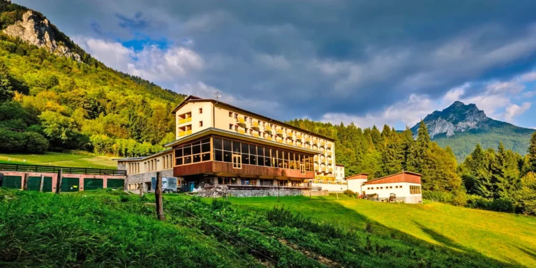Pobyt v krásném prostředí Vrátné doliny s polopenzí a wellness, v nabídce varianta se skipasem
