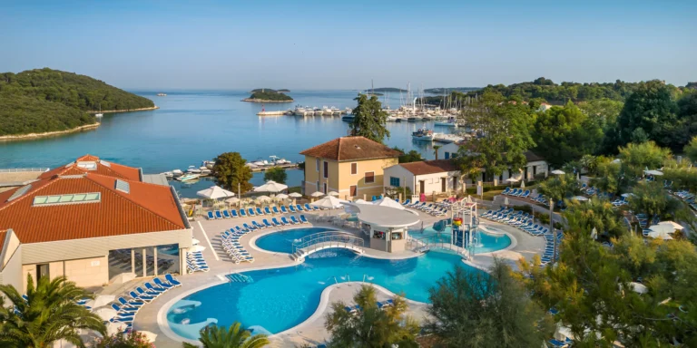 Istrie: 4* hotel s bazénem a wellness, skvělá poloha u pláže i dobré jídlo