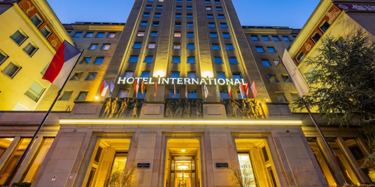 Legendární Grand Hotel International v Praze: pobyt se snídaní, poskvělá dostupnost do centra