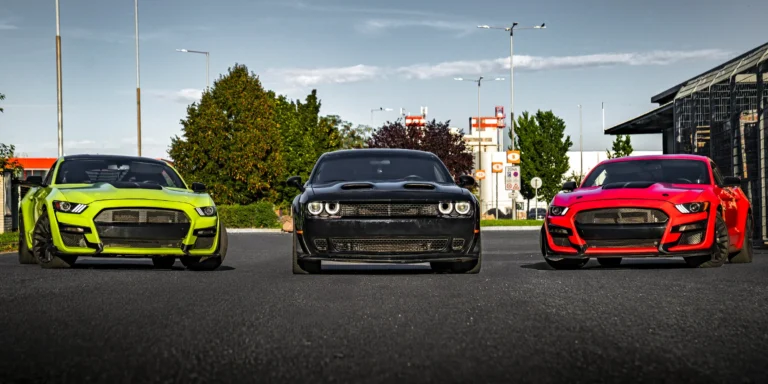 Zažijte jízdu snů ve voze dle výběru: Dodge, Mustang nebo Camaro