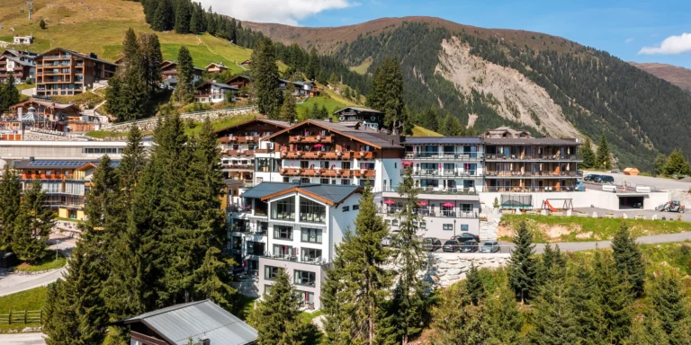 Léto ve Vysokých Taurech: krásný hotel s polopenzí i wellness a lanovky zdarma