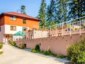 Relax s privátním wellness, stravou a bowlingem v Penzionu Kunerád u Rajeckých Teplic
