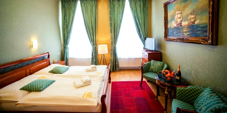 Příjemný pobyt v historickém hotelu v centru Banské Štiavnice se snídaní či polopenzí