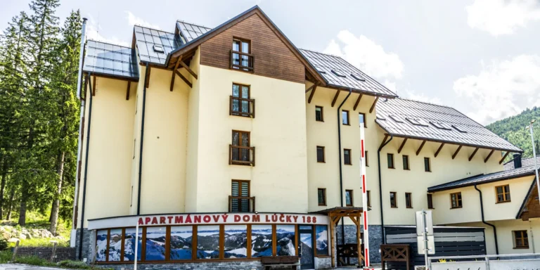Pobyt plný pohody ve stylovém apartmánu v srdci střediska Jasná pro 2–4 osoby