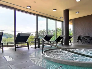 Rajská pohoda na Náchodsku: wellness, snídaně a romantická večeře