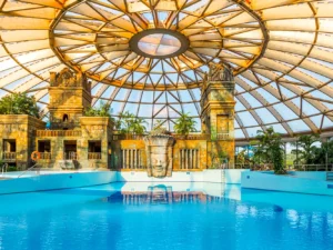 Za relaxem do Budapešti: 4* hotel s polopenzí, wellness a vstupem do vodního zábavního parku Aquaworld