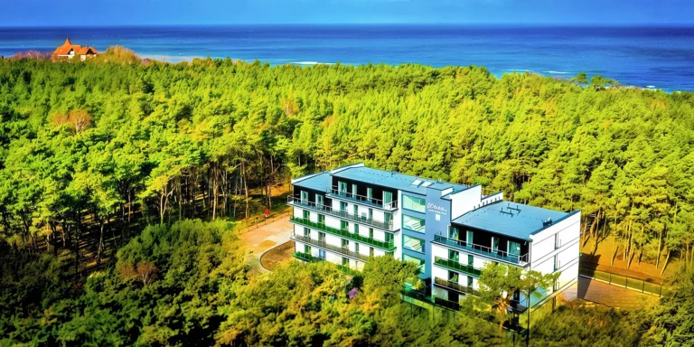 Navštivte slavné písečné duny v Łebě: apartmány u pláže, snídaně či polopenze