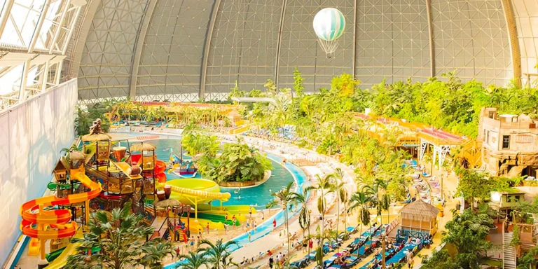 Výlet do Tropical Islands: doprava tam i zpět do největšího indoor plážového ráje v Evropě