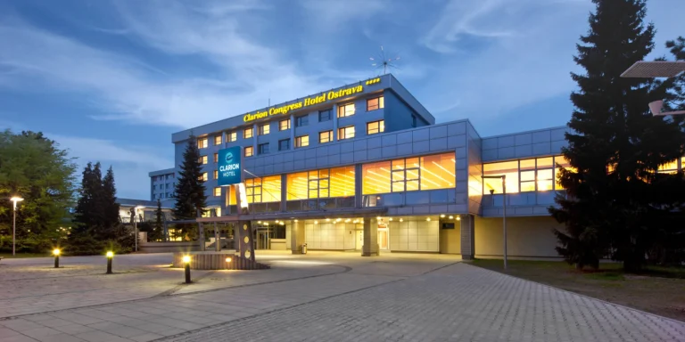Pohodový pobyt v Ostravě: moderní hotel u Vítkovic se snídaní i wellness