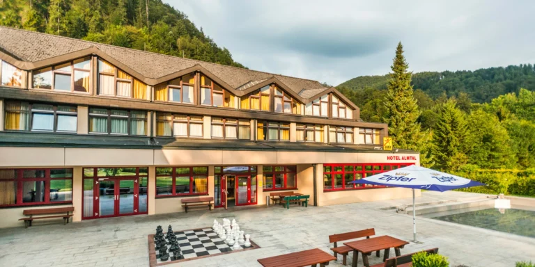 Rodinná dovolená v Rakousku: 3* alpský hotel se snídaní nebo polopenzí, sauna, turistika