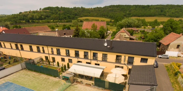 Kraj českého chmele: penzion v obklopení přírody nedaleko Žatce, možnost snídaně