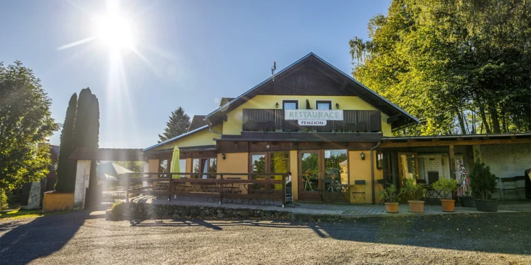 Za krásami Šumavy: penzion s polopenzí a wellness i zábavou