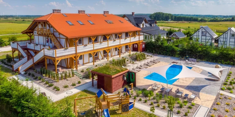 Dovolená u Baltu: wellness s bazénem, saunou a vířivkou, parádní hřiště, nedaleko od pláže