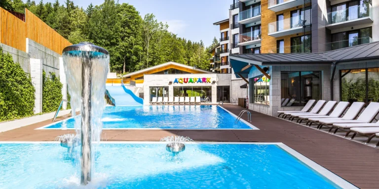 Polské Krkonoše pro pár i rodinu: resort s wellness a aquaparkem, snídaně či polopenze