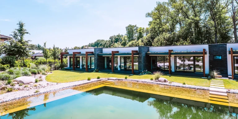 Pobyt v nejlépe hodnoceném hotelu na Strakonicku: snídaně či polopenze, bazén, biotop i wellness