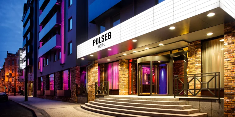 Pobyt v Praze: moderní hotel v Karlíně se snídaní, blízko metra i tramvaje