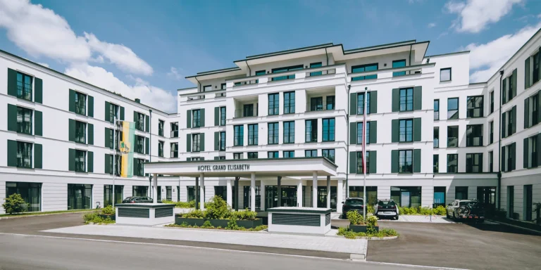 Císařovnin Bad Ischl: 4* hotel s luxusním wellness a snídaní či polopenzí, karta výhod