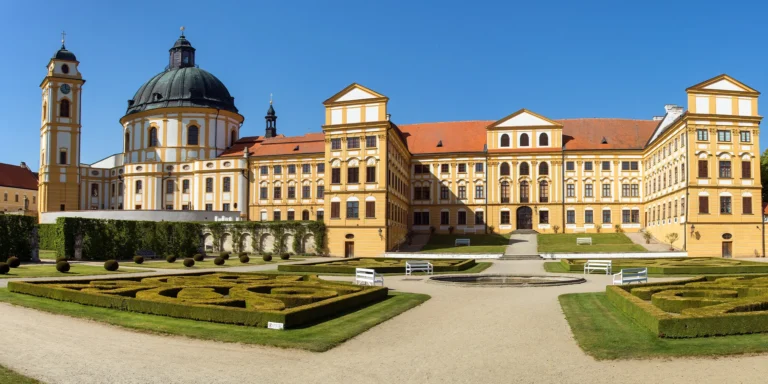 Hotel u barokního zámku na Vysočině: sněz, co můžeš i all inclusive, masáže v křesle, zábava i sleva na saunu