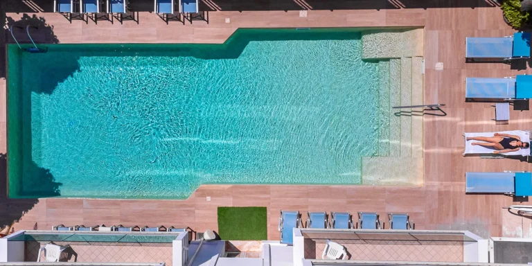Dovolená v Rimini: 3* hotel blízko pláže, bohaté snídaně, bazén, first minute sleva