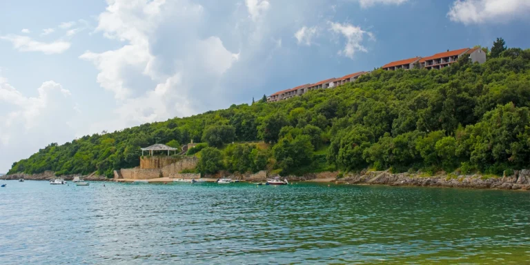Istrie a záliv Duga Uvala: apartmány 250 m od pláže a v dosahu NP Brijuni i historické Puly