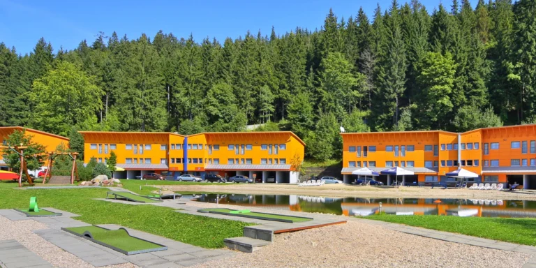 Resort Špindl pod Medvědínem: hotel u lanovky, snídaně či polopenze, vstup do aquaparku