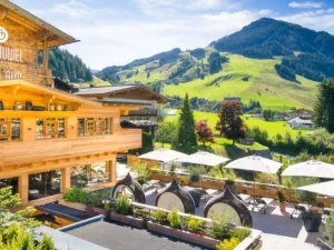 Luxusní rodinná dovolená v Alpách: 4* hotel s polopenzí plus, neomezený wellness, karta výhod