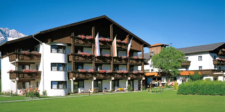 Dovolená v Rakousku: hotel 7 km od Innsbrucku, polopenze a wellness, možnost skipasu